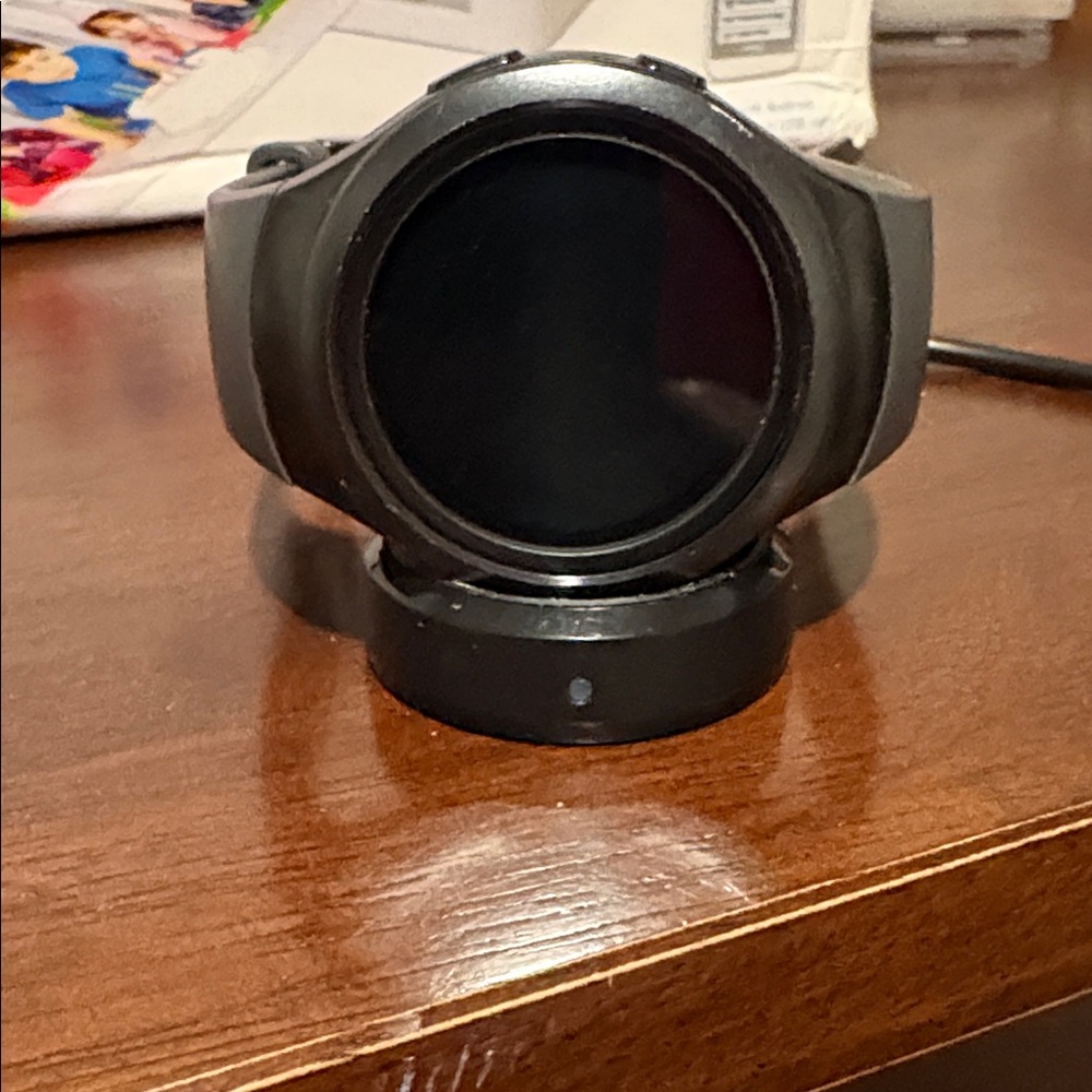 Samsung Gear S2 Black Smartwatch with Charger 316L Stainless Steel Case.